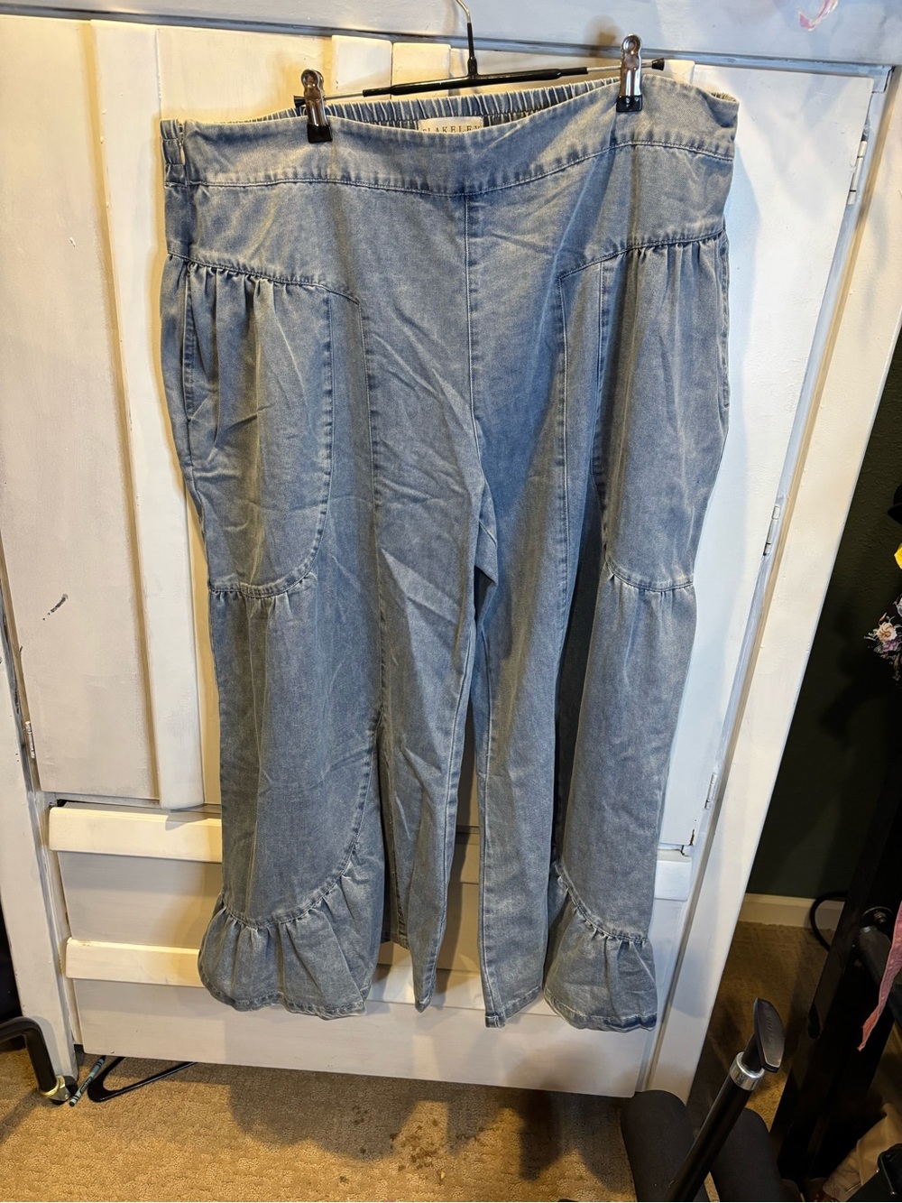 Light Wash Women's Flare Jeans with Ruffle Hem